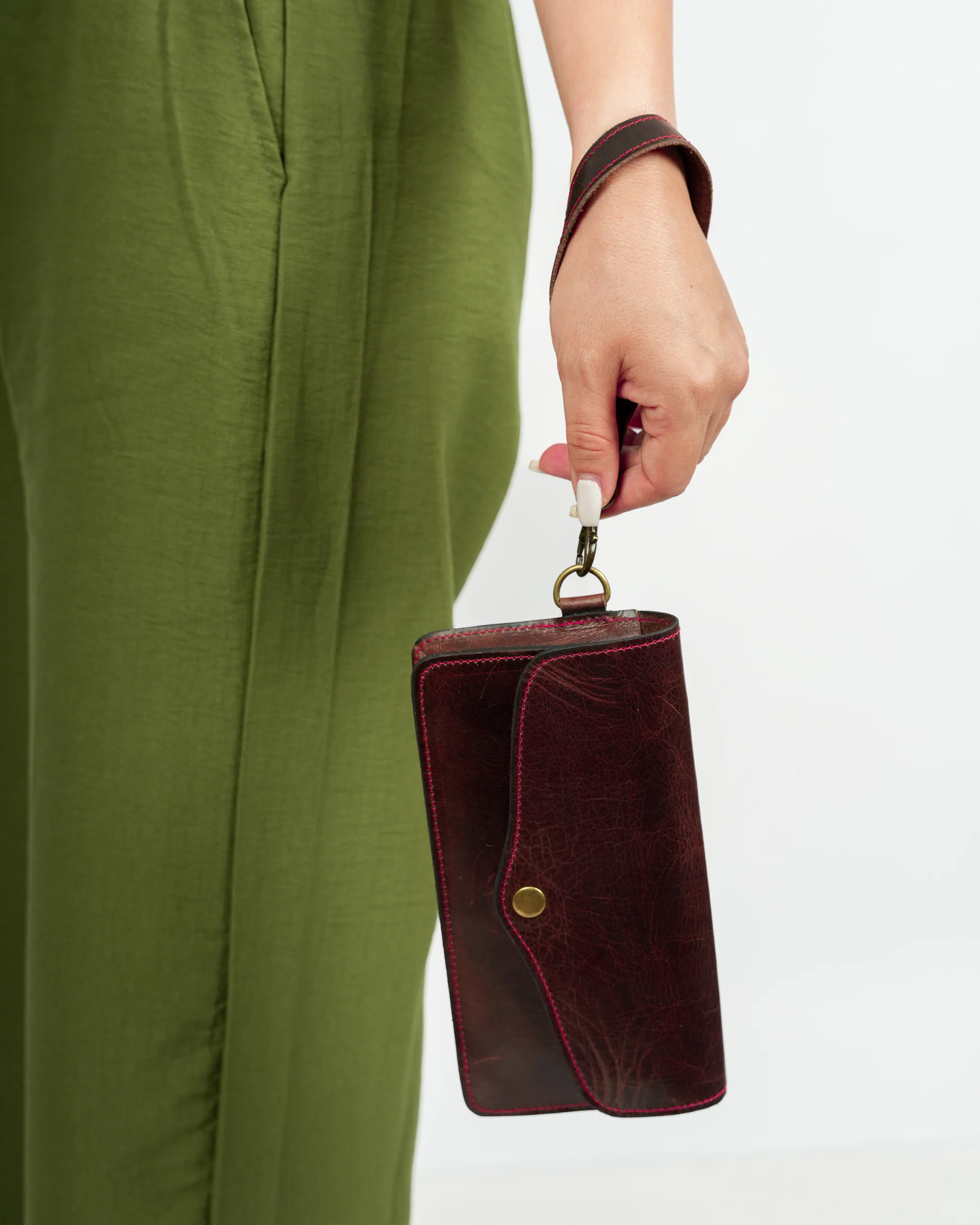 Sumud Juzdan Leather Clutch - Image 4